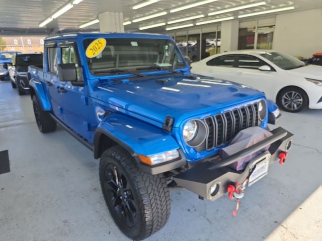 Pre-Owned 2025 Jeep Gladiator Nighthawk - photo - 6