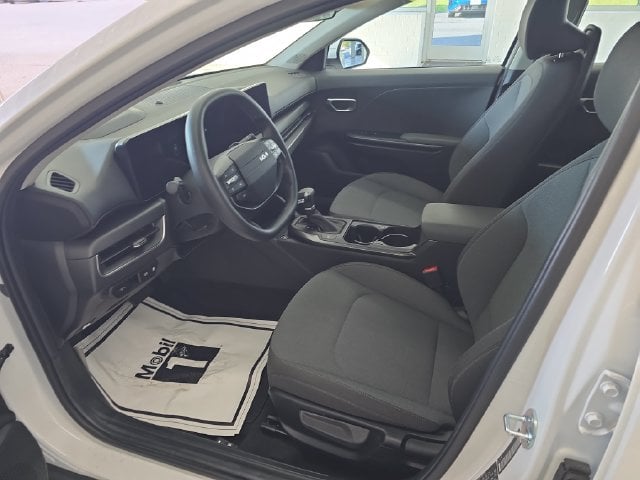 Pre-Owned 2025 Kia K4 LXS - photo - 12