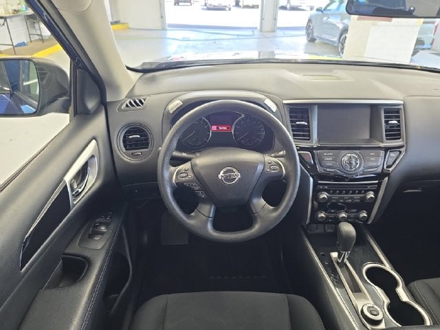 Pre-Owned 2019 Nissan Pathfinder S - photo - 11