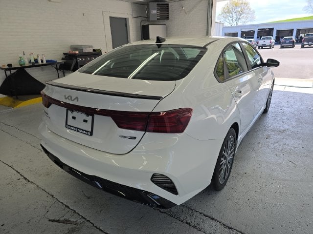 Pre-Owned 2024 Kia Forte GT-Line - photo - 4