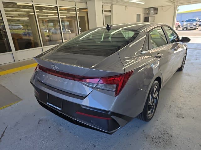 Pre-Owned 2025 Hyundai Elantra SEL Convenience - photo - 4