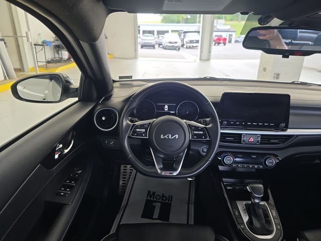 Pre-Owned 2024 Kia Forte GT-Line - photo - 11