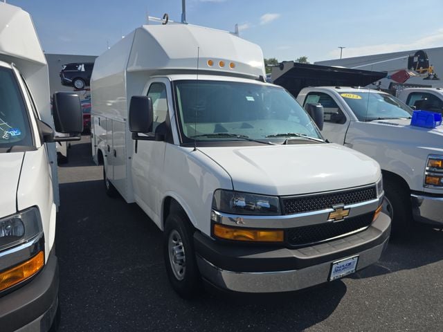 New 2026 Chevrolet Express 3500 Work Van - photo - 7