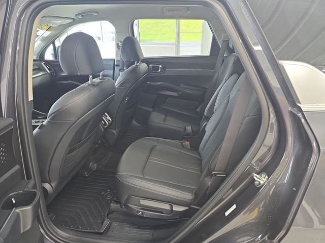 Pre-Owned 2023 Kia Sorento Hybrid EX - photo - 9