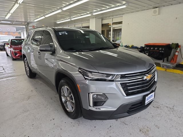 Pre-Owned 2023 Chevrolet Traverse LT - photo - 6