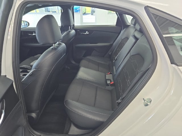 Pre-Owned 2024 Kia Forte GT-Line - photo - 9