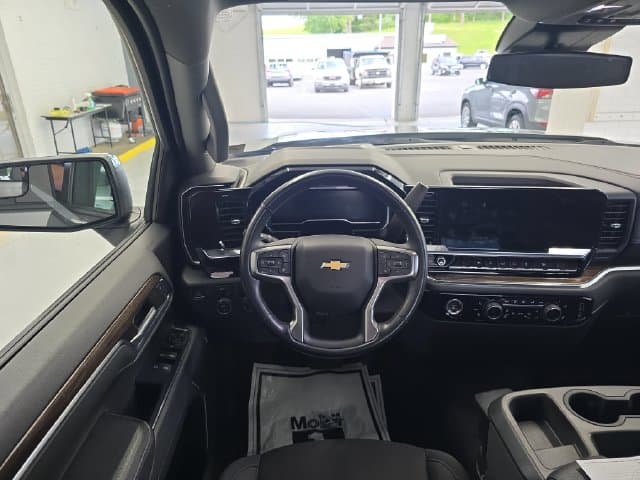 Pre-Owned 2023 Chevrolet Silverado 1500 LT - photo - 11