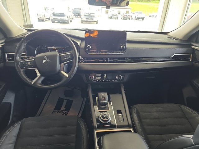 Pre-Owned 2023 Mitsubishi Outlander SE - photo - 10