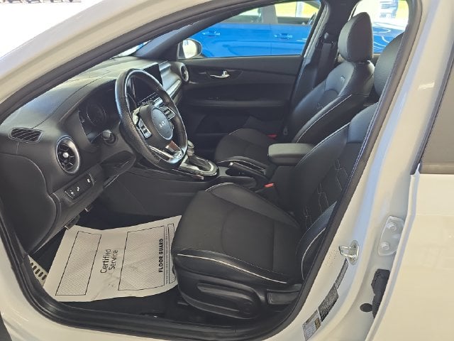 Pre-Owned 2023 Kia Forte GT-Line - photo - 12