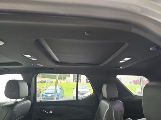 Pre-Owned 2023 Chevrolet Traverse LT Leather - photo - 13