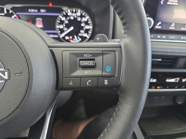 Pre-Owned 2024 Nissan Rogue SV - photo - 17