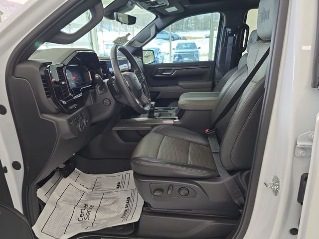 Pre-Owned 2023 Chevrolet Silverado 1500 ZR2 - photo - 13