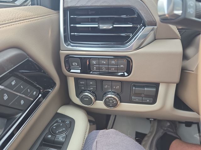 New 2026 GMC Yukon XL Denali - photo - 19