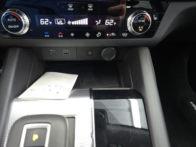 Pre-Owned 2024 Mitsubishi Outlander SEL - photo - 29