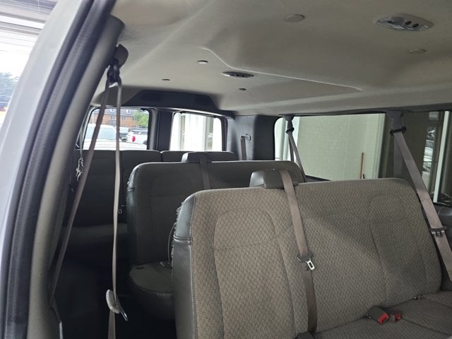 Pre-Owned 2025 GMC Savana 3500 LT - photo - 7
