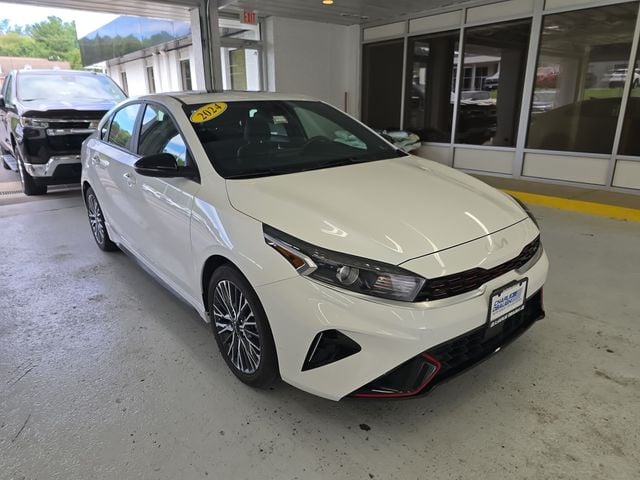 Pre-Owned 2024 Kia Forte GT-Line - photo - 6