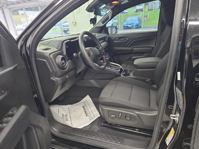 Pre-Owned 2024 Chevrolet Colorado Trail Boss - photo - 12