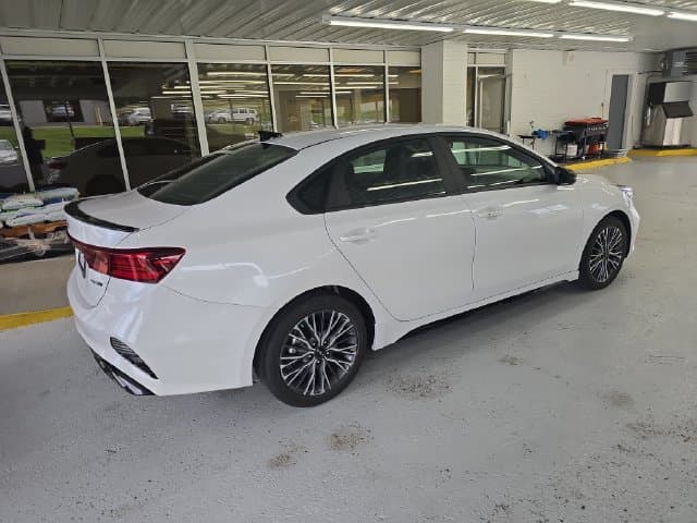 Pre-Owned 2024 Kia Forte GT-Line - photo - 5