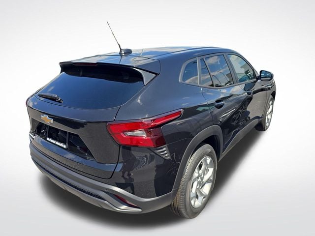 New 2026 Chevrolet Trax LS - photo - 5