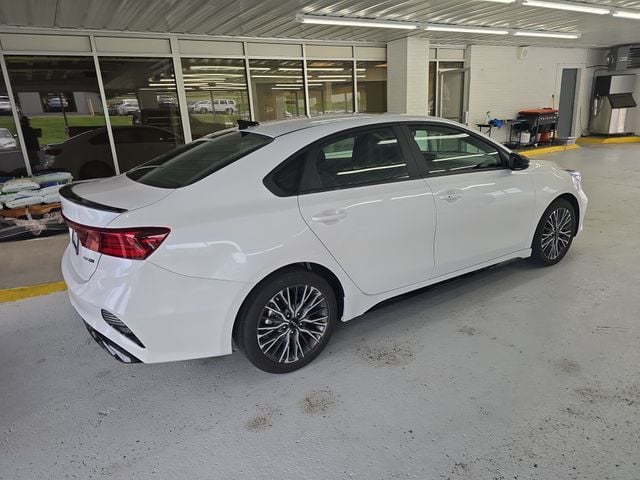 Pre-Owned 2024 Kia Forte GT-Line - photo - 5