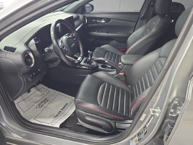 Pre-Owned 2023 Kia Forte GT - photo - 13
