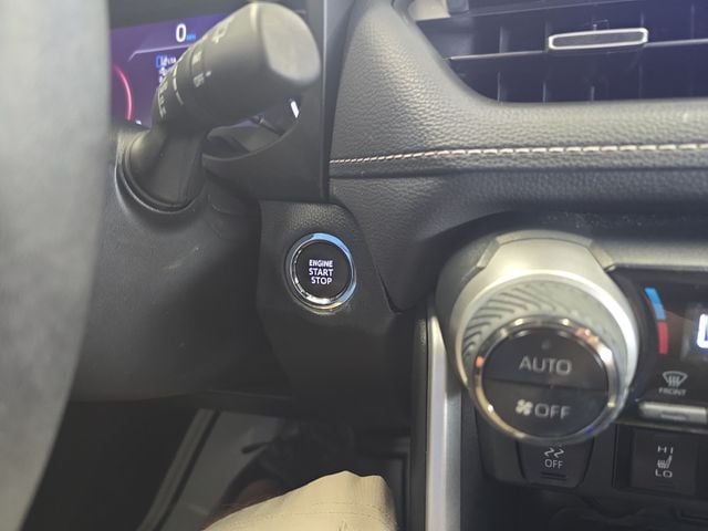 Pre-Owned 2023 Toyota RAV4 XLE Premium - photo - 23