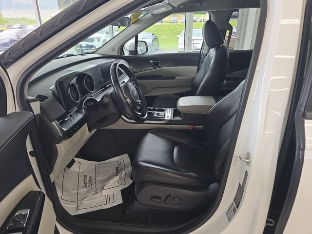Pre-Owned 2024 Kia Carnival LX - photo - 12