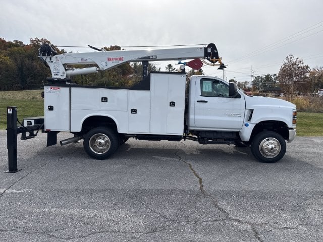 New 2024 Chevrolet Silverado 6500HD 1WT - photo - 5