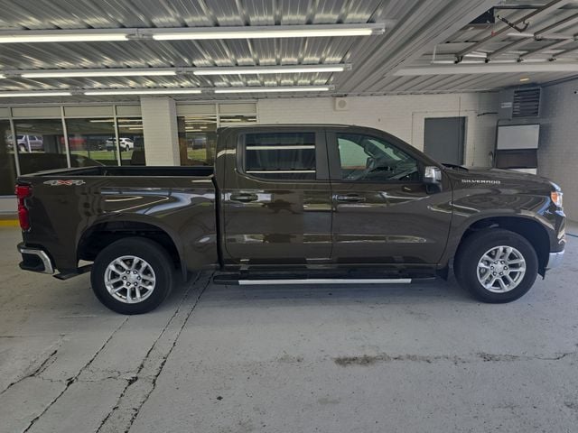 Pre-Owned 2023 Chevrolet Silverado 1500 LT - photo - 5