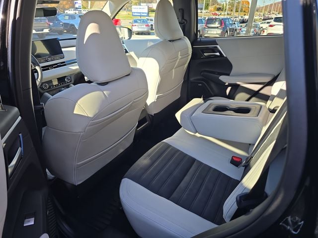 Pre-Owned 2025 Mitsubishi Outlander SE - photo - 9