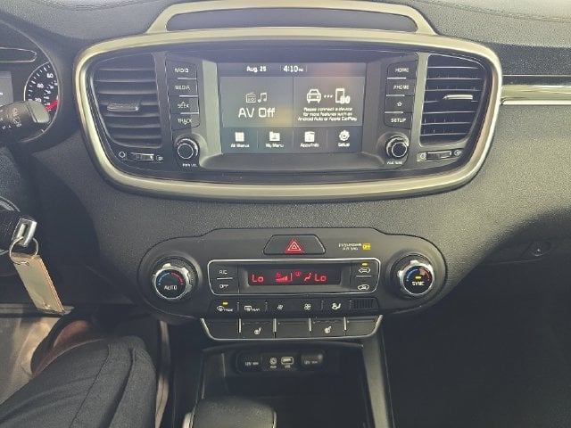 Pre-Owned 2020 Kia Sorento LX - photo - 14