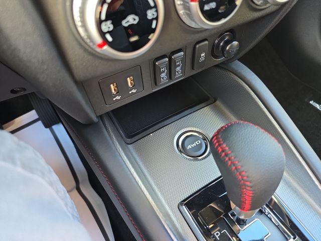 New 2025 Mitsubishi Outlander Sport 2.0 LE - photo - 19