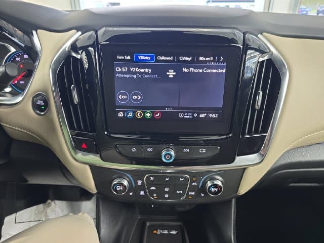 Pre-Owned 2023 Chevrolet Traverse LT - photo - 14