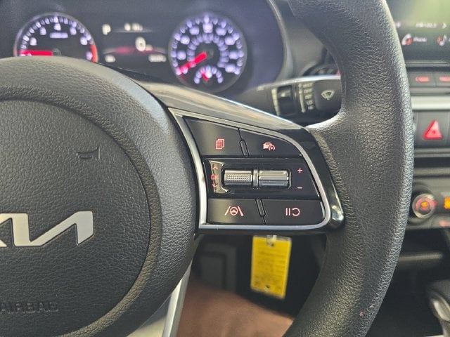 Pre-Owned 2024 Kia Forte LXS - photo - 17