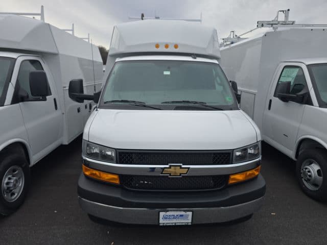 New 2025 Chevrolet Express 3500 Work Van - photo - 7