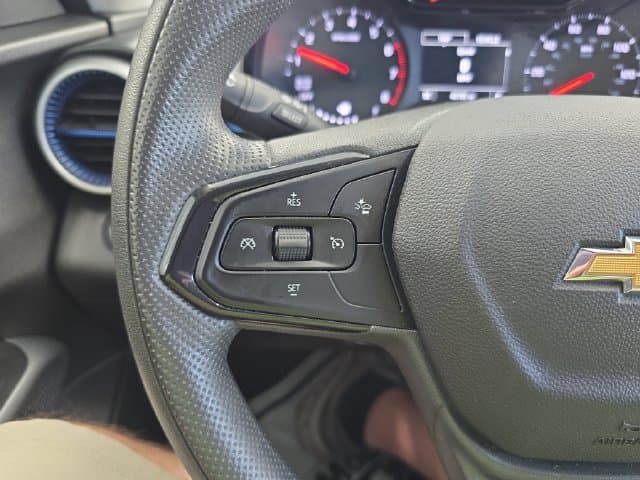 Pre-Owned 2025 Chevrolet Trax LS - photo - 16