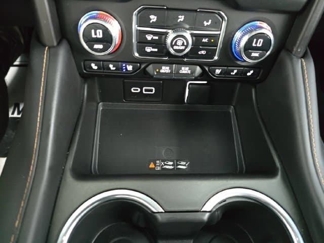 Pre-Owned 2023 GMC Yukon AT4 - photo - 20