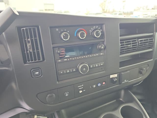 New 2025 Chevrolet Express 3500 Work Van - photo - 10