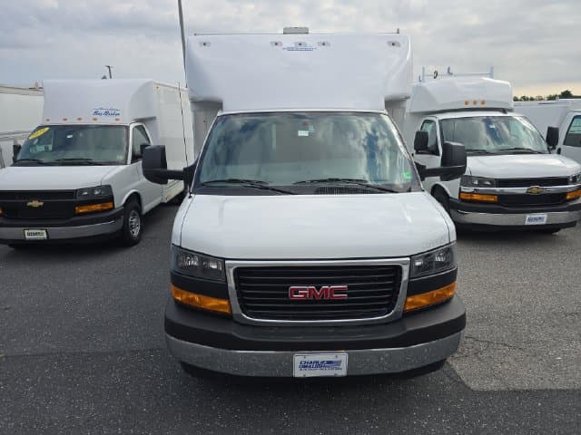 New 2025 GMC Savana Cutaway 4500 4500 Van - photo - 7