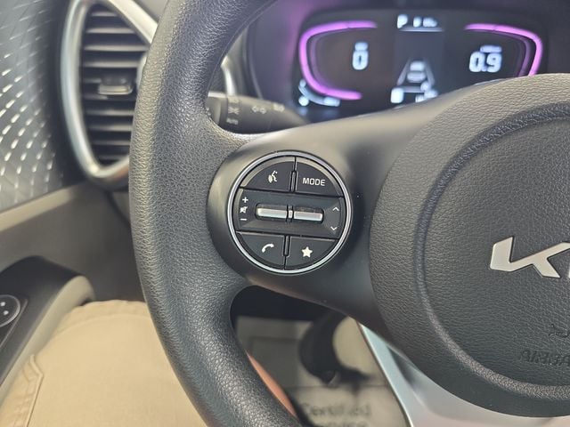 Pre-Owned 2024 Kia Soul LX - photo - 18