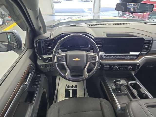Pre-Owned 2022 Chevrolet Silverado 1500 LT - photo - 11