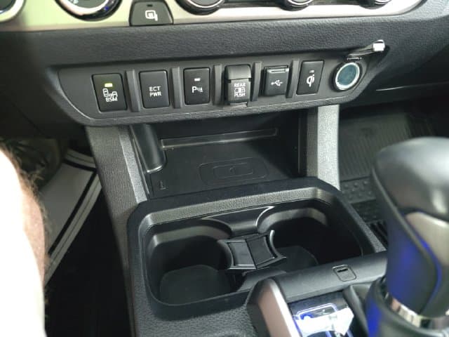 Pre-Owned 2023 Toyota Tacoma Limited - photo - 21