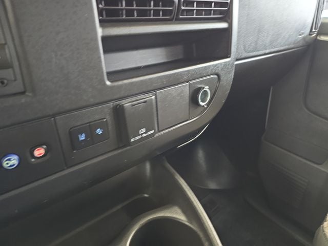 Pre-Owned 2025 GMC Savana 3500 LT - photo - 25
