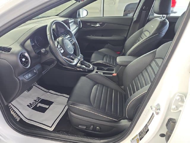 Pre-Owned 2024 Kia Forte GT-Line - photo - 13