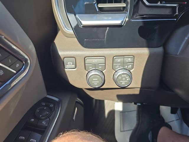 New 2026 GMC Sierra 1500 SLT - photo - 17