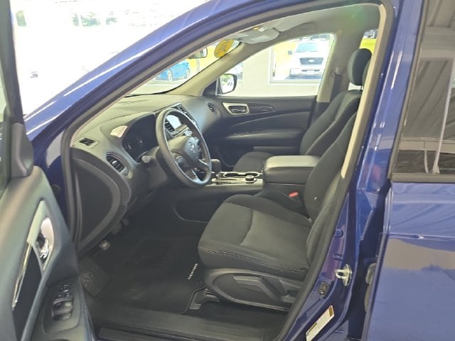 Pre-Owned 2019 Nissan Pathfinder S - photo - 12