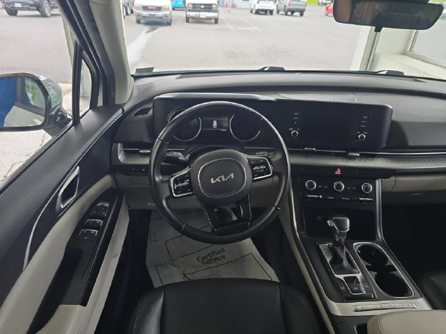 Pre-Owned 2024 Kia Carnival LX - photo - 11