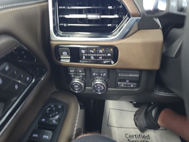 Pre-Owned 2025 GMC Yukon Denali Ultimate - photo - 20