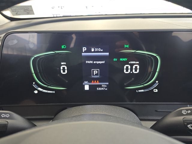 Pre-Owned 2023 Kia Sportage Hybrid EX - photo - 16