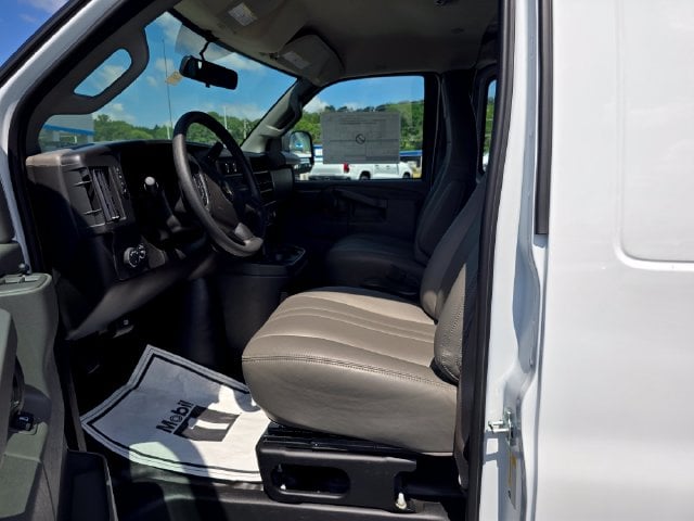 New 2026 Chevrolet Express 2500 Work Van - photo - 12
